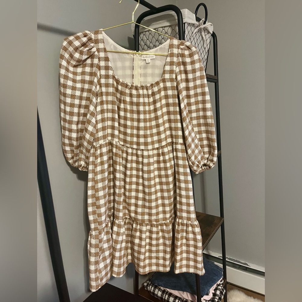 White and tan checkered dress by the River